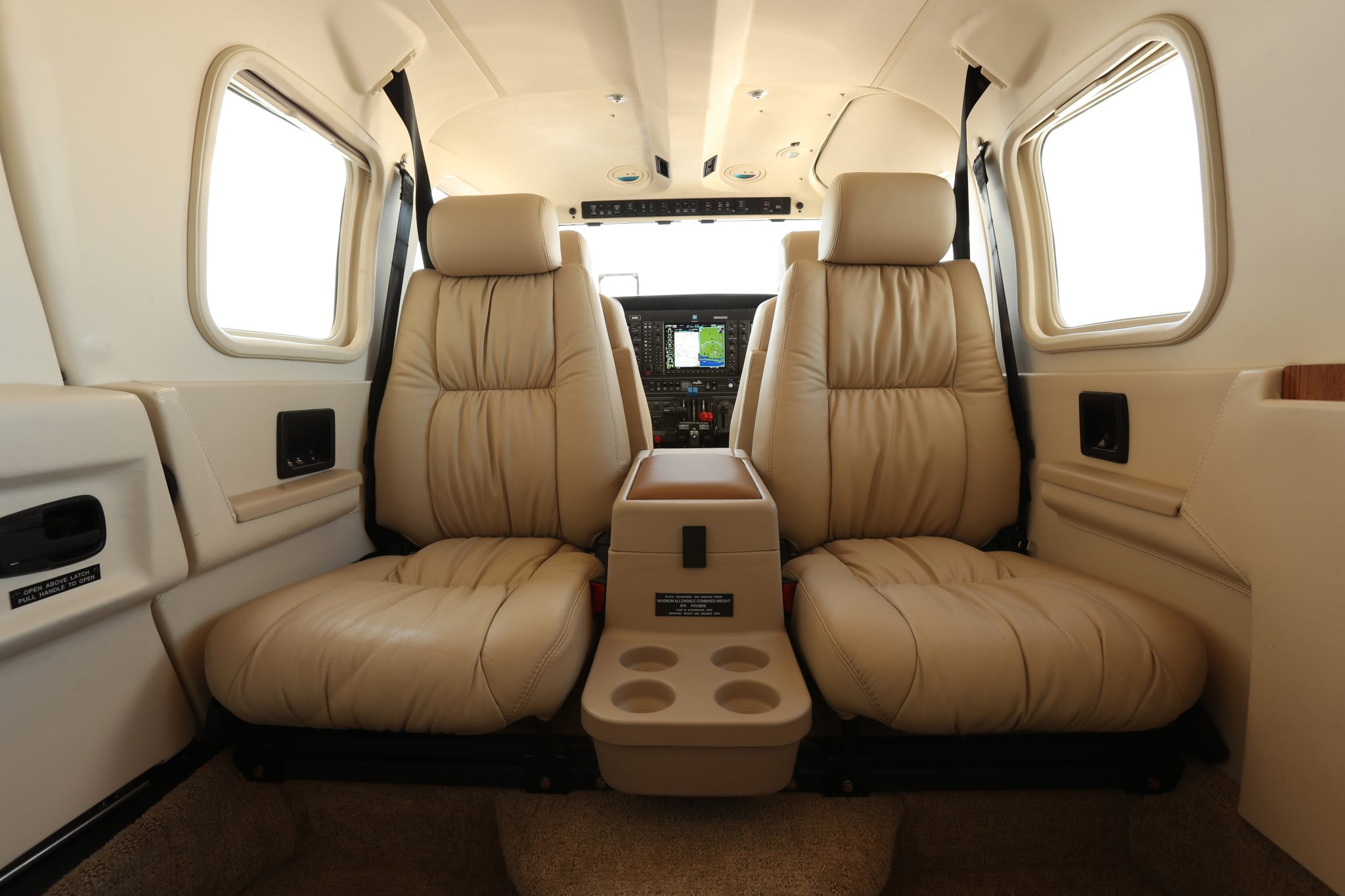 Piper Seneca interior