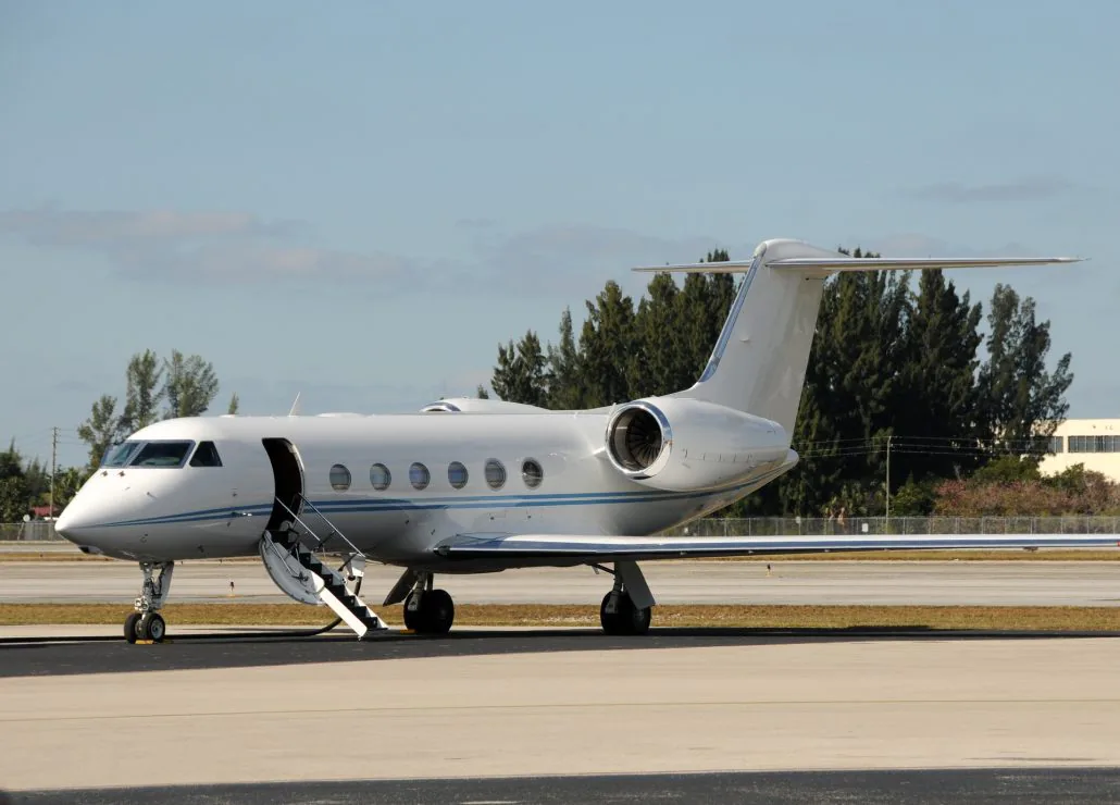 Private Jet to the Le Mans